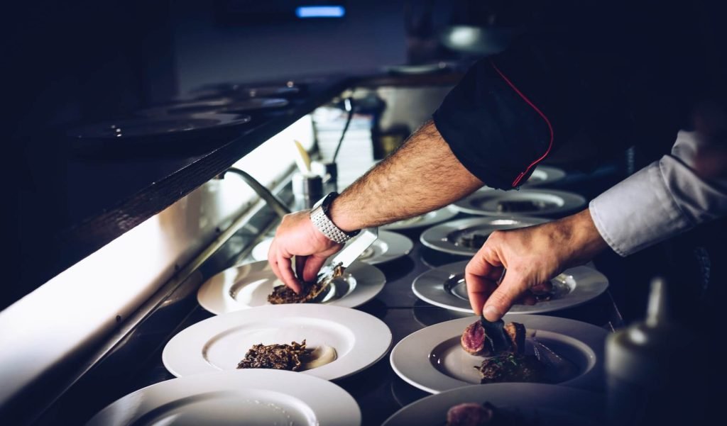 An elegantly presented dish, showcasing the refinement and precision of Chef Thomas Bigot's cuisine, symbolizing the commitment to respecting flavors and perfect cooking at Les Tables de Philippe.